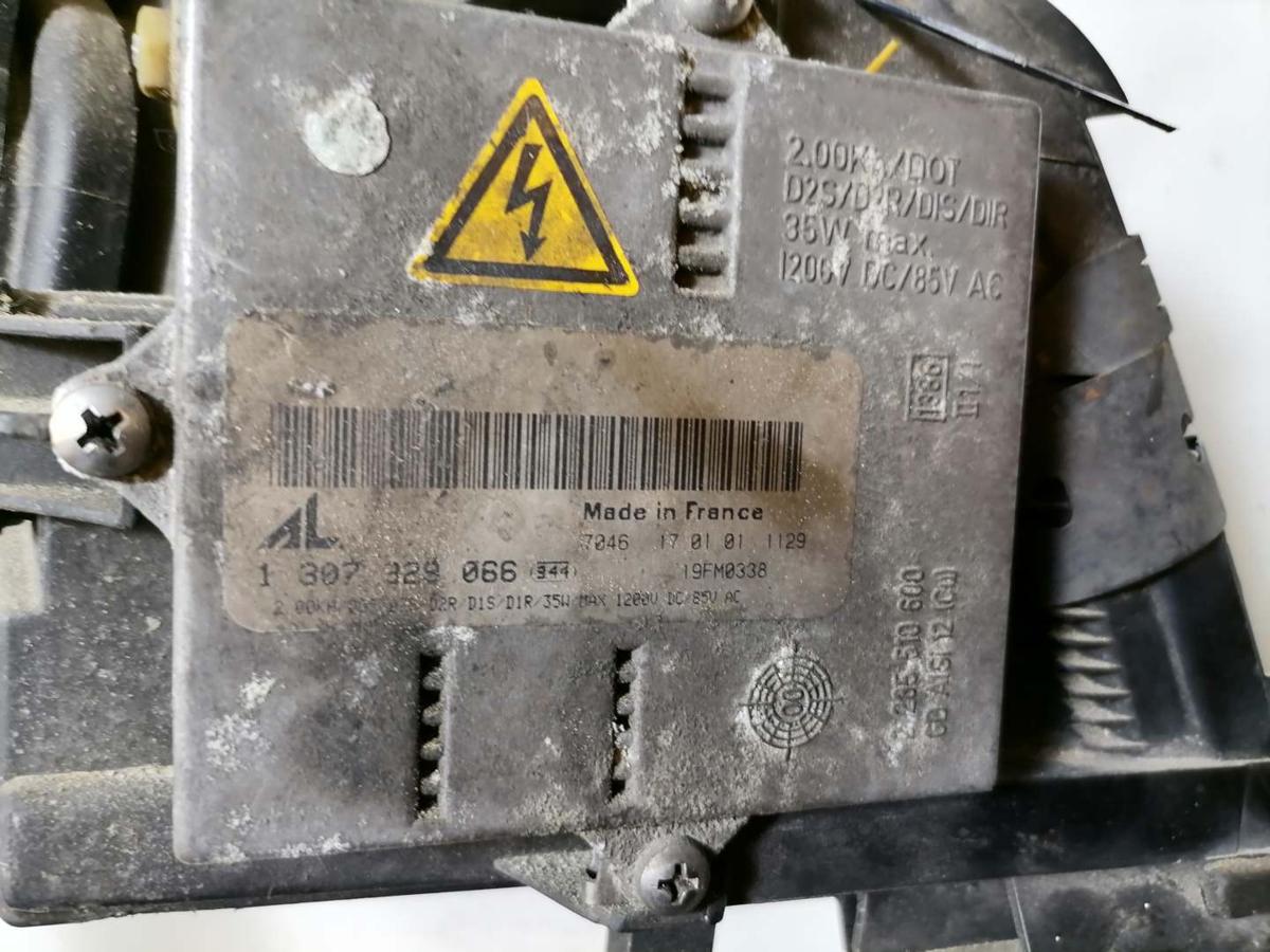 Audi A8 D2 original Scheinwerfer links Xenon Facelift BJ99 vergilbt